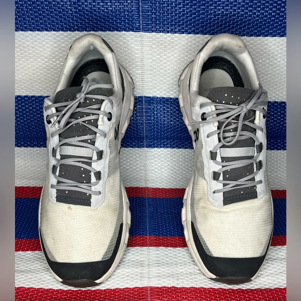 ❌SOLD❌ On Running - On Cloudvista Glacier Gray/Black_4